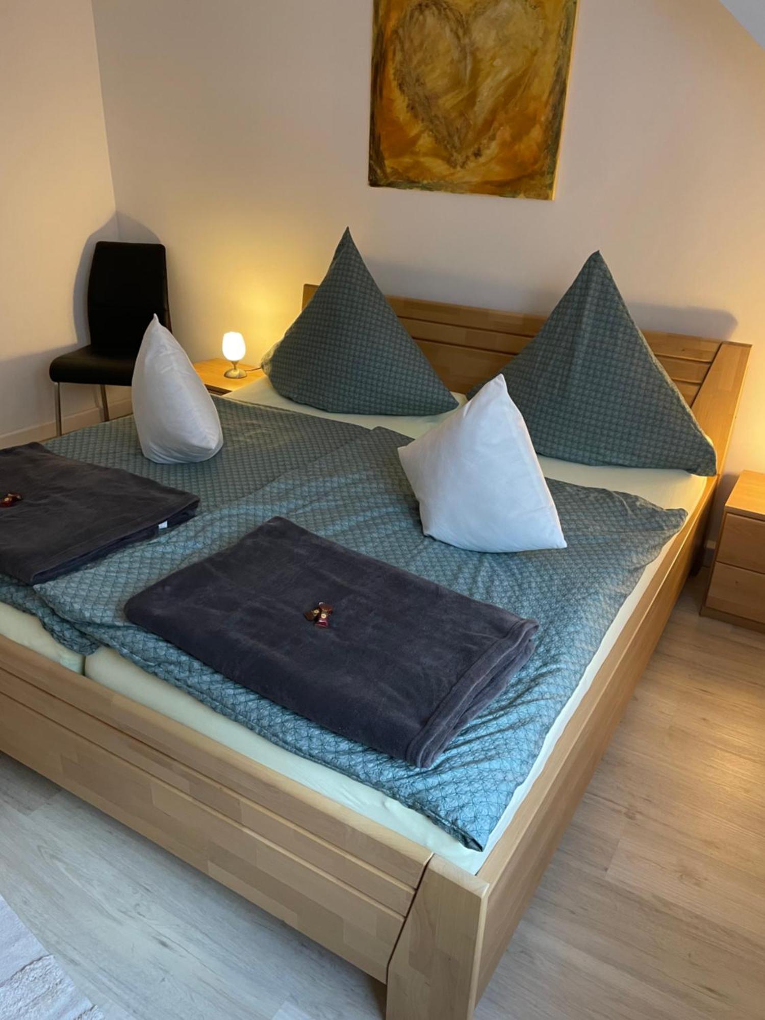 Deni'S Ferienwohnungen Klotten Exteriör bild